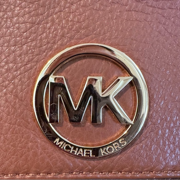 Michael Kors Fulton Small Brown Shoulder
Flap Bag - Picture 1 of 11